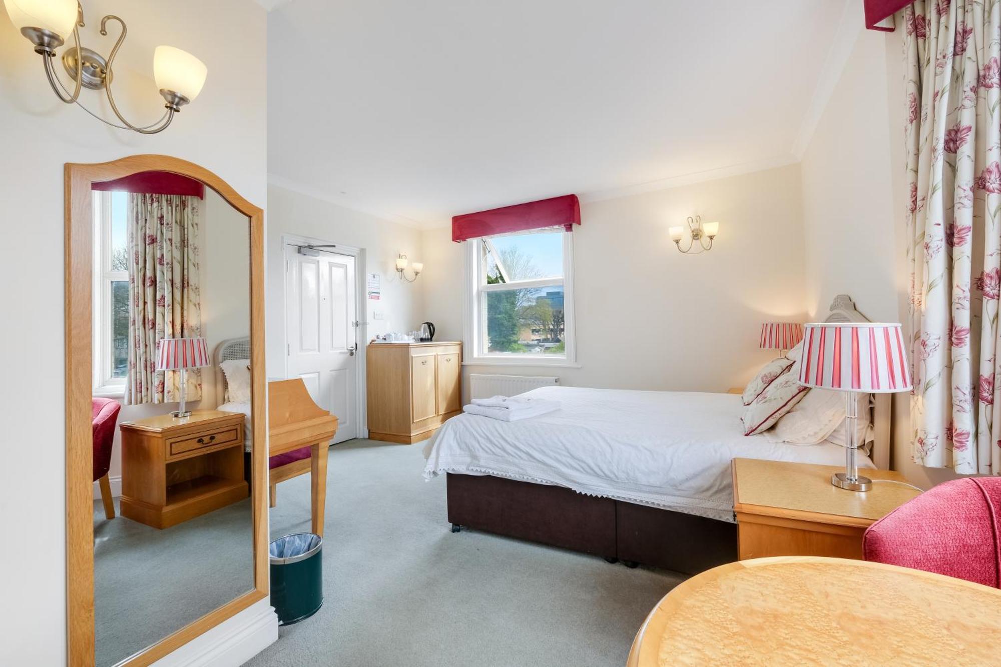 Hotel Charles House - Windsor Castle Zewnętrze zdjęcie